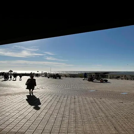 In Near & Napoleon * Ostende