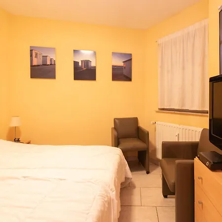 Apartment In Near & Napoleon *